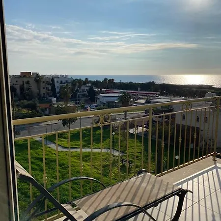 Sea View 2 Bedroom 400m From Sandy Beach *