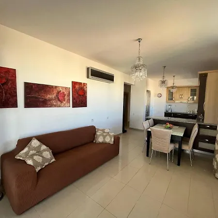 Appartement Sea View 2 Bedroom 400m From Sandy Beach