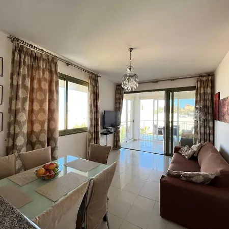 Sea View 2 Bedroom 400m From Sandy Beach *