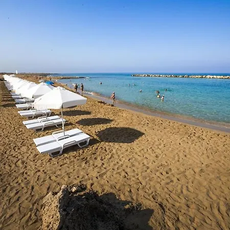 Апартаменты Sea View 2 Bedroom 400m From Sandy Beach